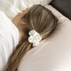 Carré Blanc Chouchou soie de mûrier Beauté ivoire|Femme Coffrets Cadeaux|Capsule Soienew