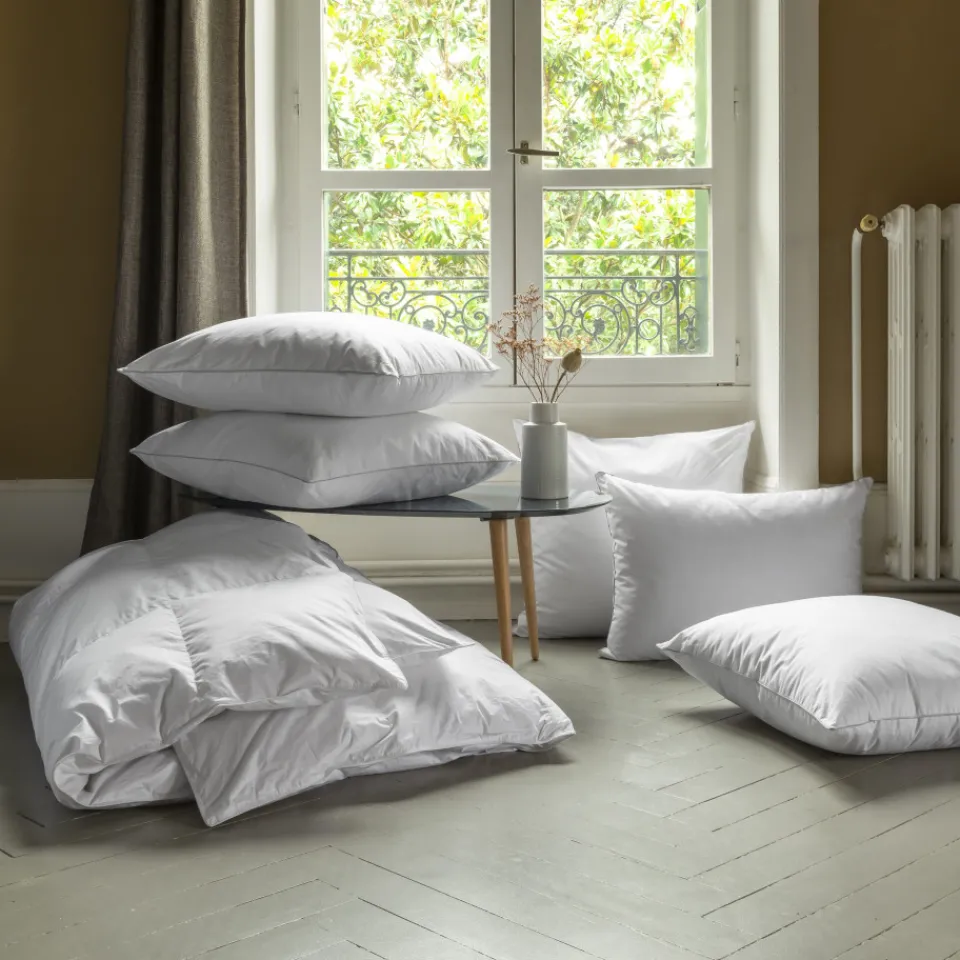 Carré Blanc Oreiller carré mi-ferme duvet et microfibre Kilim| Oreillers