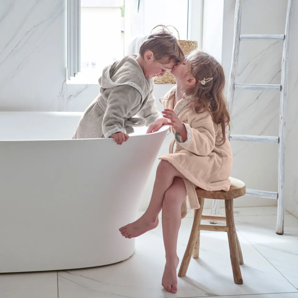 Carré Blanc Peignoir enfant coton biologique à capuche Devine blush|Enfant Peignoirs 12 Mois - 10 Ans