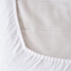Carré Blanc Protège matelas grand bonnet imperméable Aube| Protège Matelas & Oreillers