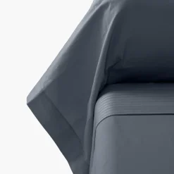 Carré Blanc Taie de traversin satin de coton unie Prestige bleu nuit| Taies De Traversin